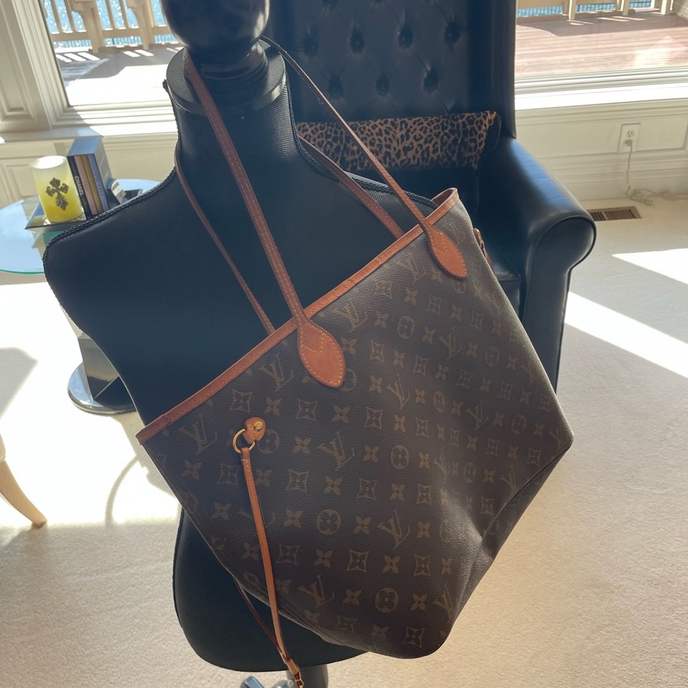 Pre Loved 💕Authentic  Louis vuitton neverfull mm and purse organizer